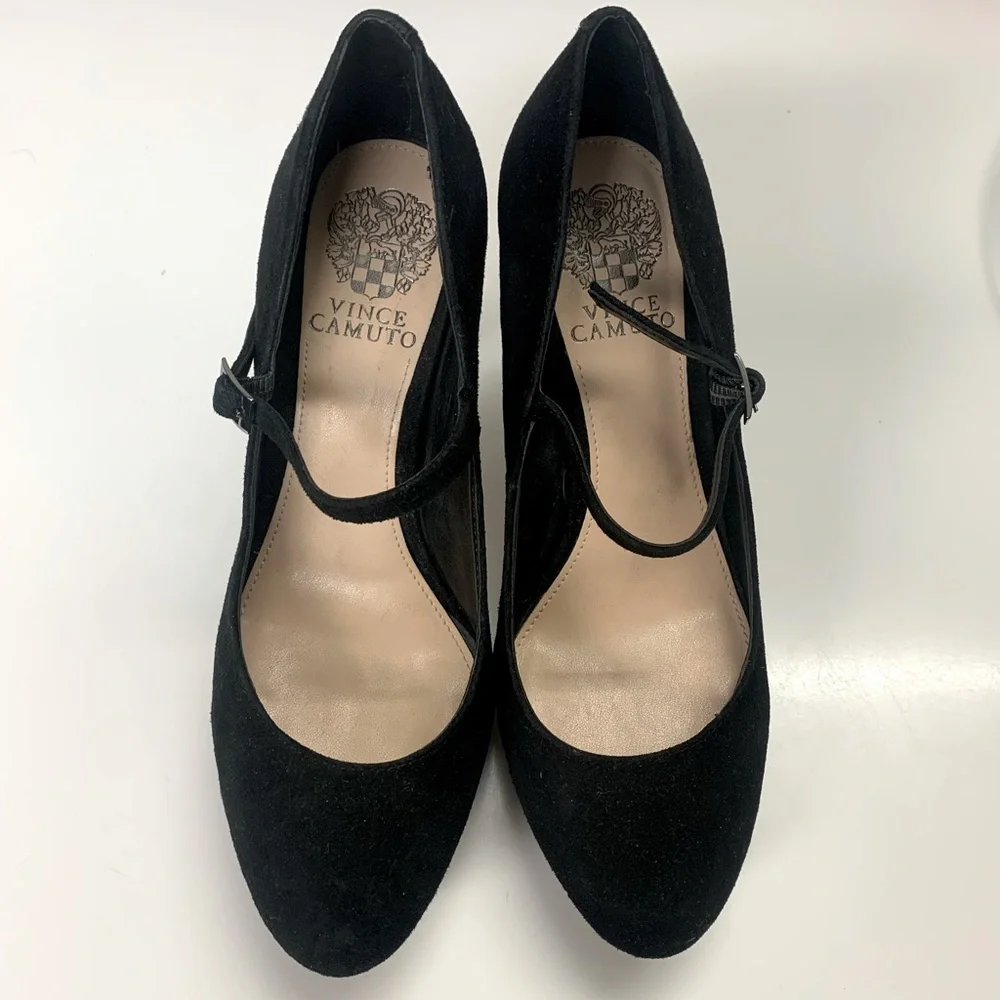 Vince Camuto Stunning Stilettos - Picture 2 of 5